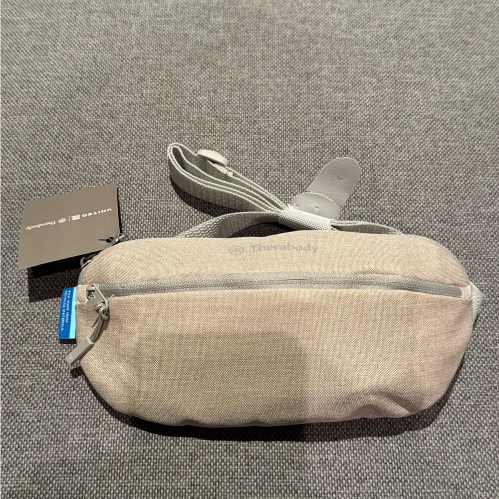 NEW Therabody Cross Body Bag UNITED AIRLINES Business Class Amenity Kit